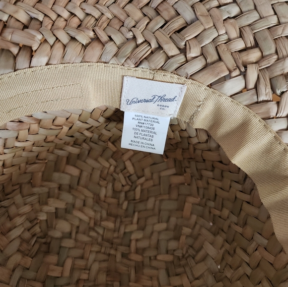 Universal Thread Hat - Picture 3 of 4